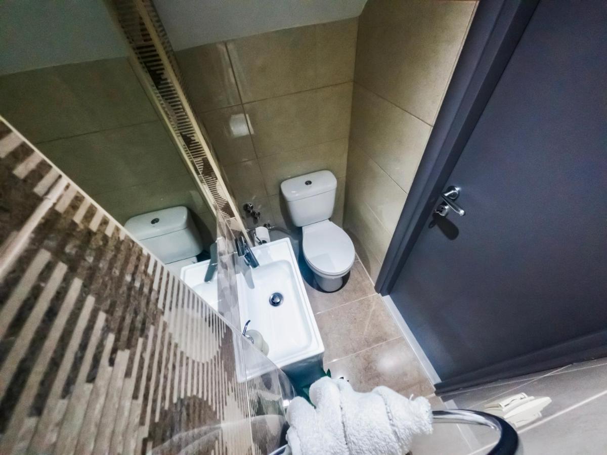 Apartment Stylishly Decorated House - Free Private Parking! *