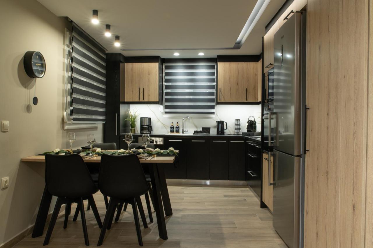 Stylishly Decorated House - Free Private Parking! Apartment *