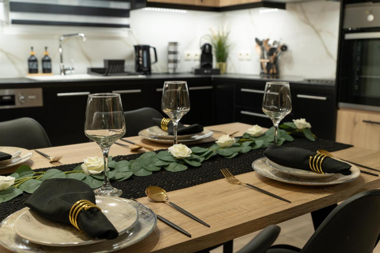 Stylishly Decorated House - Free Private Parking! Apartment Iraklio