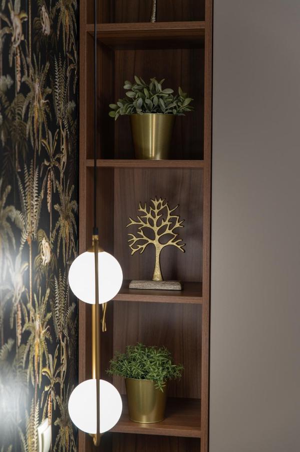 Apartment Stylishly Decorated House - Free Private Parking! *