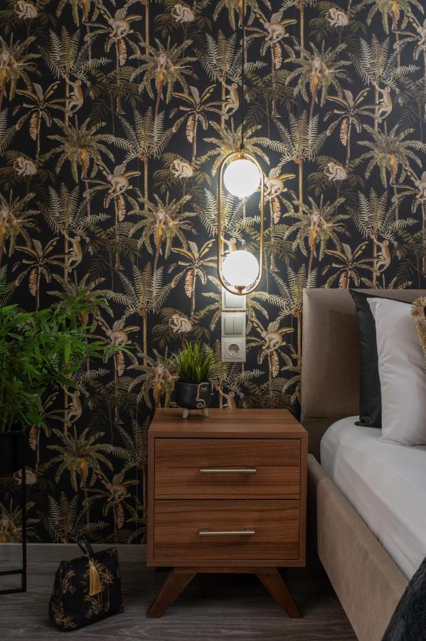 Apartment Stylishly Decorated House - Free Private Parking! *