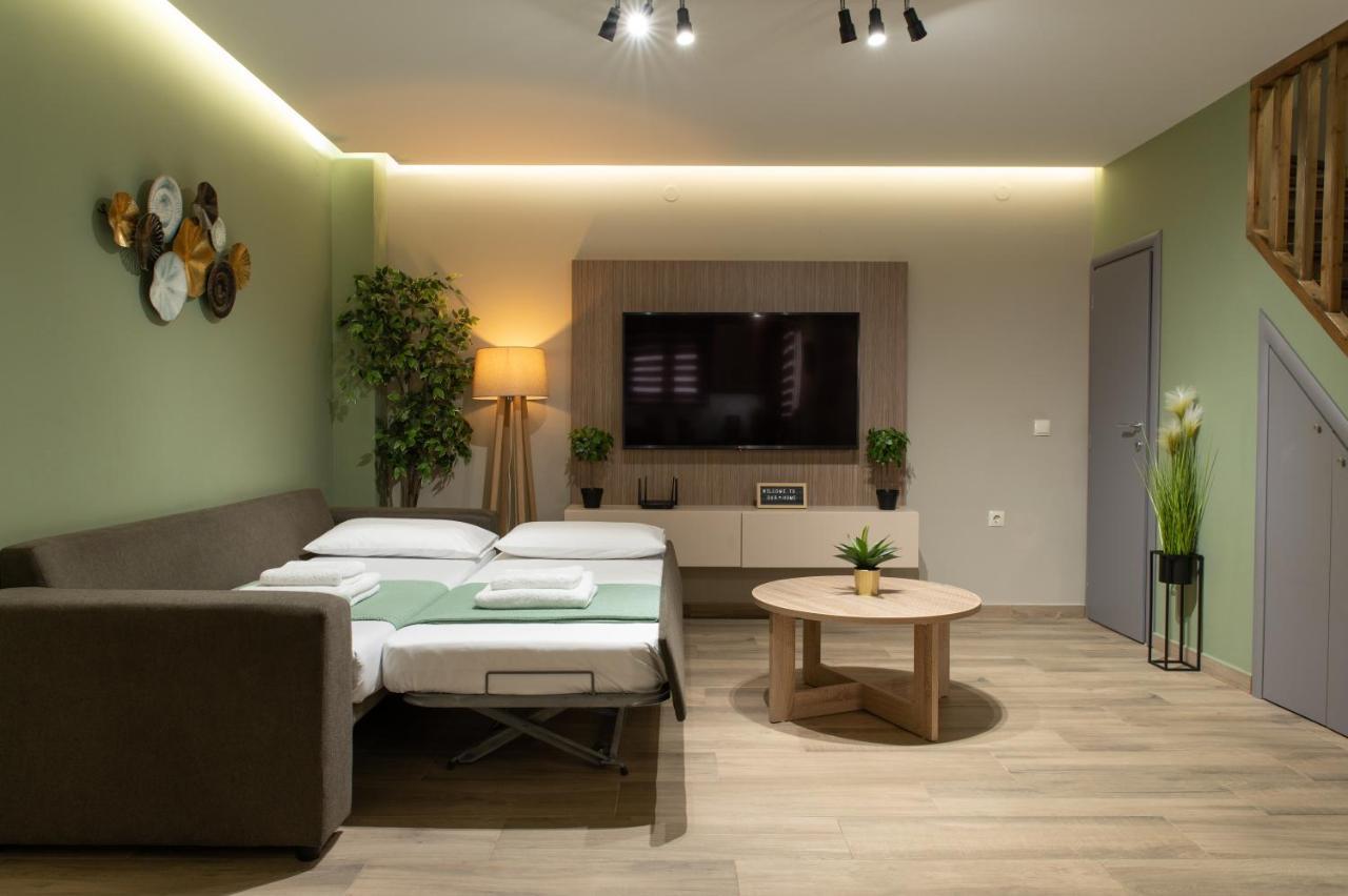 Stylishly Decorated House - Free Private Parking! Iraklio