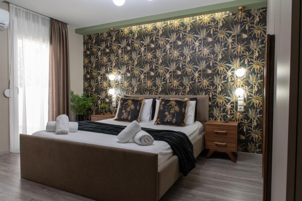 Stylishly Decorated House - Free Private Parking! Apartment *