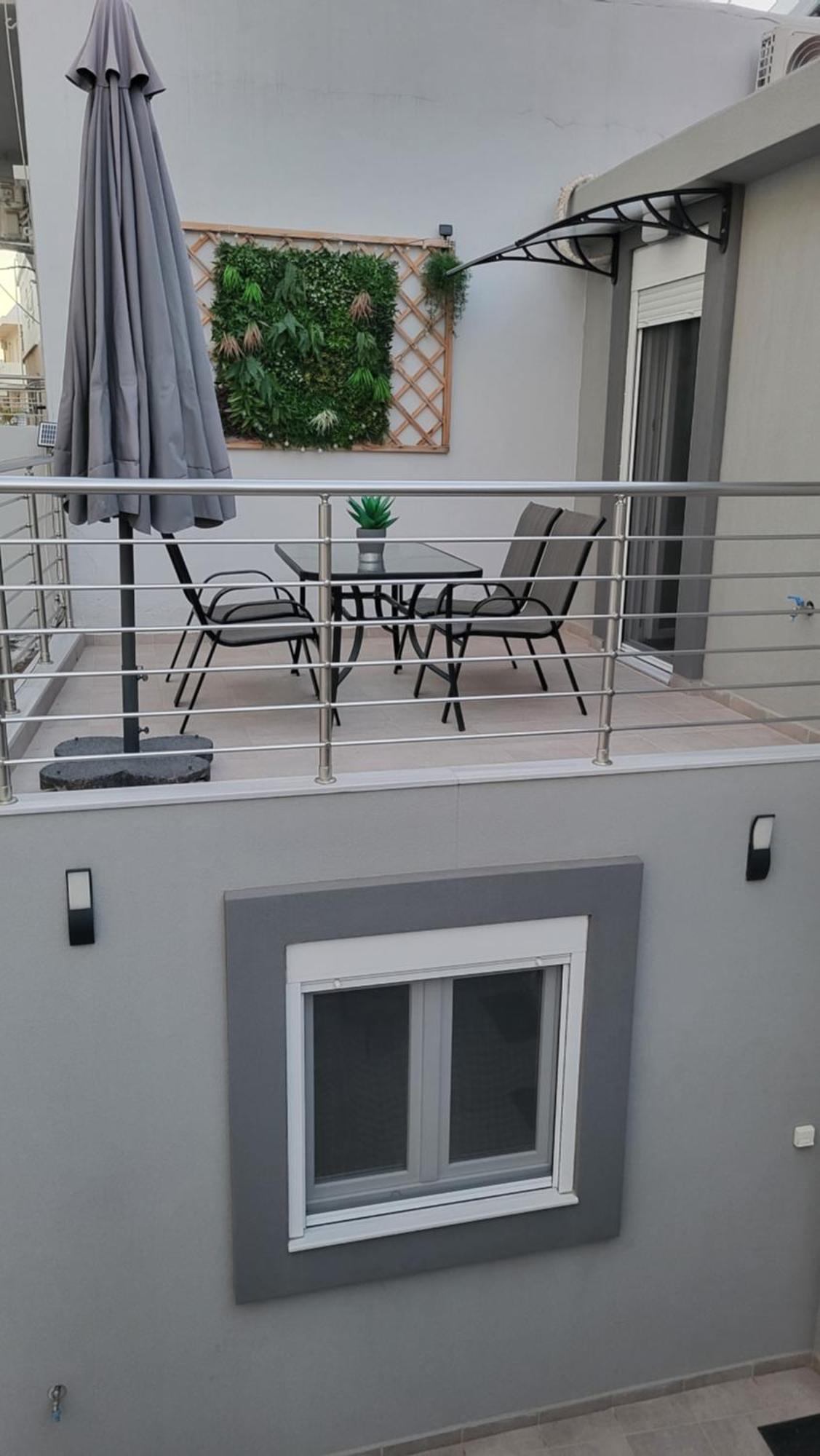 Stylishly Decorated House - Free Private Parking! Apartment *